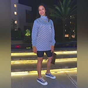 Heyyyyyy it’s me .! 🖤 Aleyssia Jones your Posher how can I be at your services .